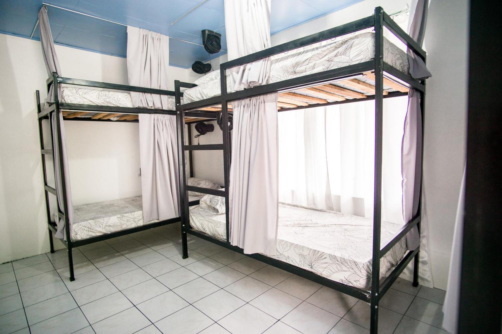 Pura Vibra Hostel La Fortuna Luaran gambar